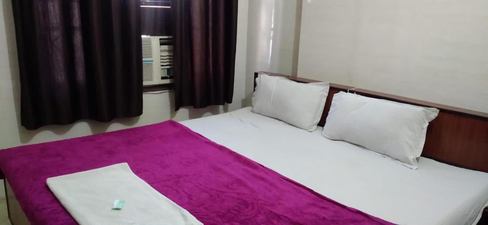 Raja Guest House -- Jalandhar Railway Station -- For Family, Couples, Travellers Экстерьер фото
